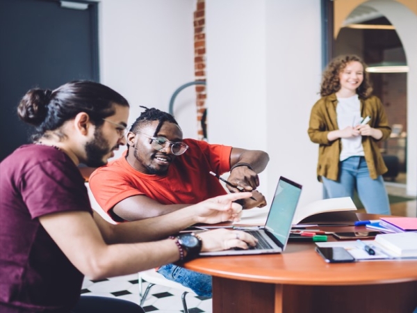 Devenez Data Analyst avec La Poste !