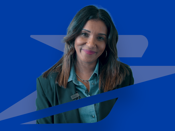 Découvrez le portrait de Flarelle, Conseiller en Service Relation Client