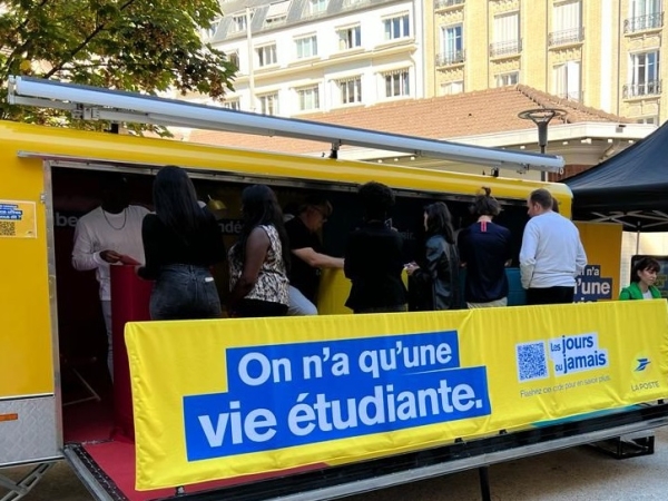 La Poste à la rencontre des étudiants !