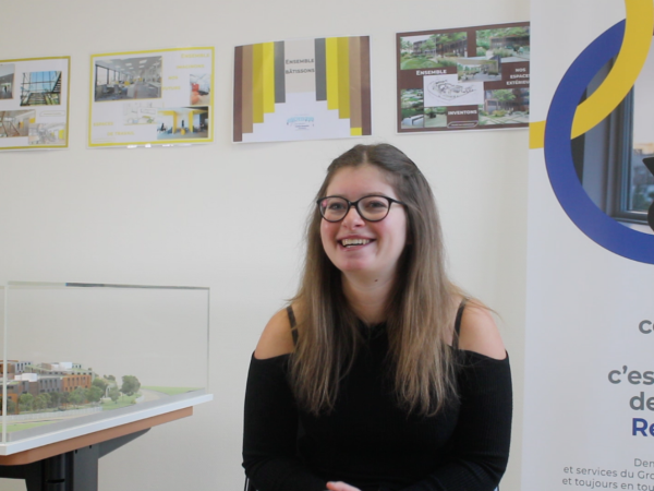 Découvrez le métier de Pauline, Product Manager au sein du Groupe La Poste. 
