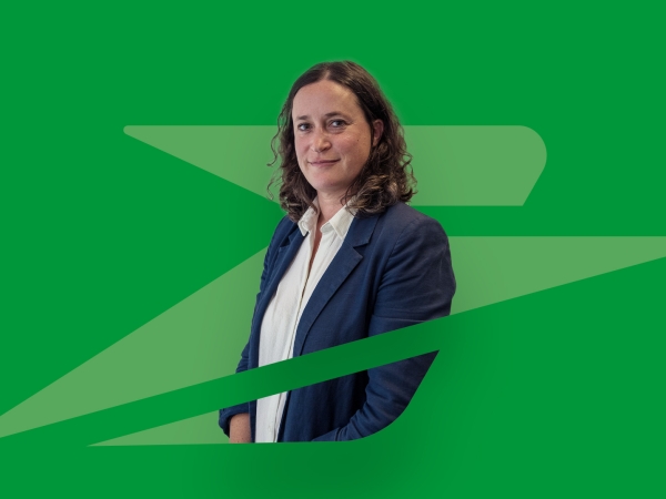 Découvrez le métier de Pauline, Product Manager au sein du Groupe La Poste. 