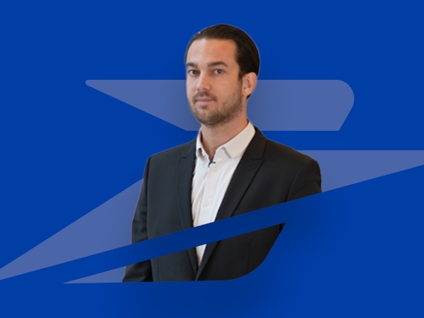 Découvrez le métier de Pauline, Product Manager au sein du Groupe La Poste. 